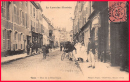 TOUL (54) Facteur à Vélo Et Coiffeurs Devant SALON De COIFFURE Rue De La République - Plaques JOUGLA Phot. Oury Cpa 1904 - Toul