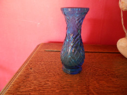 Petit Vase Bleu - Other & Unclassified