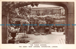 R140750 The Tudor Gardens. The Derry Roof Gardens. Kensington. London. Derry And - Other & Unclassified