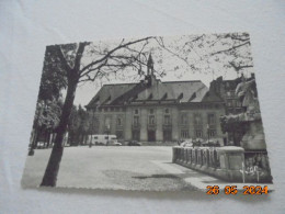 Saint Mande. L'Hotel De Ville Et La Place Charles Digeon. Yvon IB1 - Saint Mande