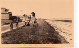 Hirel Animée Belle Vue De La Grève Cyclistes - Autres & Non Classés