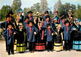 Folklore - Auvergne - Groupe Folklorique De L'Amicale Laique De Saint Victor - CPM - Voir Scans Recto-Verso - Kostums