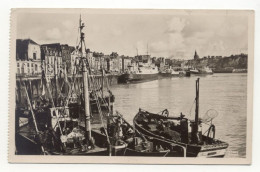 76 – DIEPPE : Les Quais De La Gare Maritime Et Le « Brighton » N° 04.174 - Dieppe