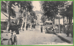 03 /  Vichy Rue Lucas, Automobile, Cycliste Cpa 1922 - Vichy