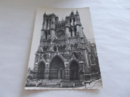 AMIENS ( 80 Somme )  LA CATHEDRALE  EN GROS PLAN - Amiens