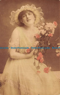 R142986 Woman. Series No. 1110 2. 1919. Philco Series - Monde