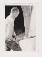 Muscle Young Man, Working, Drilling The Rock, Scene, Vintage Orig Photo 5.8x8.4cm. (47805) - Persone Anonimi