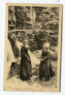 Cantal L'auvergne Vic Sur Cère - Jeunes Auvergnates En Promenade - Andere & Zonder Classificatie