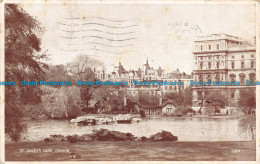 R141501 St. James Park. London. Photo Brown. Valentine. 1949 - Andere & Zonder Classificatie