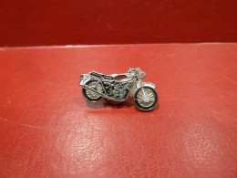 PIN'S " MOTO ". - Motorbikes