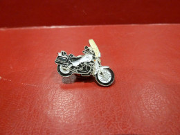 PIN'S " MOTO ". - Motorbikes