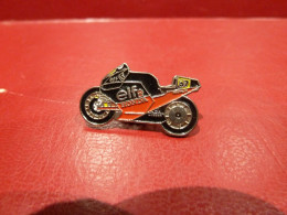 PIN'S " MOTO ELF HONDA ". - Motorbikes