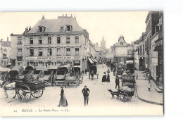 DOUAI - La Petite Place - Très Bon état - Douai