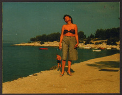 Bikini Woman Girl On Beach  Old Photo 11x9 Cm #41345 - Anonyme Personen