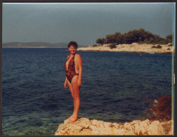 Bikini Woman Girl  On Beach  Old Photo 11x9 Cm #41347 - Anonyme Personen