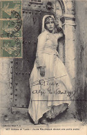 Algérie - Jeune Mauresque Devant Une Porte Arabe - Ed. Collection Idéale P.S. 587 - Vrouwen