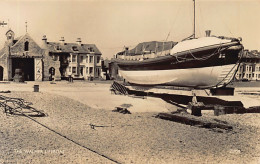 England - WALMER - The Lifeboat R.N.L.B. Charles Dibdin - Altri & Non Classificati