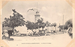 Martinique - SAINT-PIERRE - Le Phare Et Le Quai - Ed. Inconnu  - Autres & Non Classés