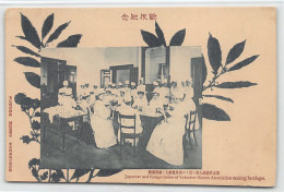 Japan - Russo Japanese War - Japanese And Foreign Ladies Of The Volunteer Nurses Association Making Bandages - Andere & Zonder Classificatie