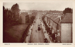 England - HIGHGATE (London) Archway Road - London Suburbs