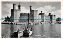 R142590 Caernarvon Castle. 15999. RP - Mundo