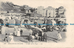 R142631 Boulogne Sur Mer. Groupes Sur La Plage. LL. 1912 - Monde