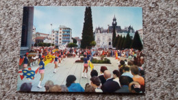 CPSM GROUPES DE MAJORETTES MAJORETTE DE VICHY ALLIER 03 PLACE CHARLES DE GAULLE ED LA CIGOGNE - Musique Et Musiciens