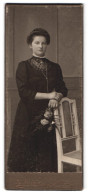 Fotografie Ad. Winkler, Görlitz, Berliner Str. 12, Portrait Junge Frau Selma Wiesner Im Schwarzen Kleid Mit Halskette  - Anonymous Persons