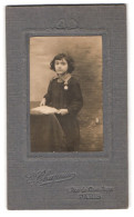 Photo E. Chapuis, Paris, 1, Rue De Compiègne, Portrait De Junges Fille Im Kleid Avec Einem Buch  - Personnes Anonymes