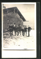 Foto-AK Immenstadt, Skigruppe Vor Dem Gasthaus Mittag-Alpe, 1918  - Immenstadt