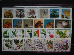 POLONIA - 4 Serie Anni '80 - Fiori - Frutta - Funghi - Nuovi ** + Spese Postali - Unused Stamps