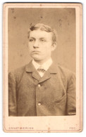 Fotografie Ernst Hering, Berlin, Dresdenerstr. 135, Portrait Blonder Junger Mann Im Jackett  - Anonymous Persons