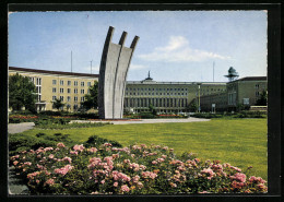 AK Berlin, Flughafen Tempelhof Mit Luftbrückendenkmal  - Andere & Zonder Classificatie