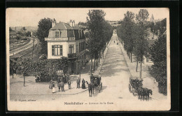 CPA Montdidier, Avenue De La Gare Et L`Hotel De La Gare  - Montdidier