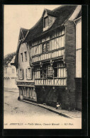 CPA Abbeville, Vieille Maison, Chaussèe Marcadè  - Abbeville