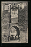 CPA Saint-Valery, Porte De Nevers, Enfants  - Autres & Non Classés