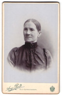 Fotografie J. Gaugler, Stuttgart, Calwerstr. 58, Portrait Einer Reiferen Dame  - Anonymous Persons