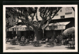 CPA Ste-Maxime-sur-Mer, Place Victor Hugo Et Le Cafe De France  - Sainte-Maxime