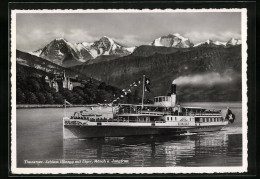 AK Dampfer Blümlisalp In Flaggengala Auf Dem Thunersee Mit Schloss Hünegg, Eiger, Mönch Und Jungfrau  - Otros & Sin Clasificación