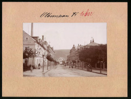 Fotografie Brück & Sohn Meissen, Ansicht Olbernhau I. Erzg., Blick In Die Bahnhofstrasse, Messerschleifer Mit Werkbank  - Plaatsen