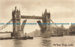 R638240 London. The Tower Bridge. Selfridge - Andere & Zonder Classificatie