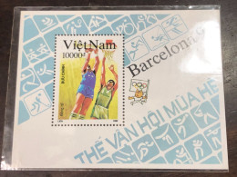 VIET  NAM  STAMPS BLOCKS-99(1992 Basketball)1 Pcs Good Quality - Vietnam