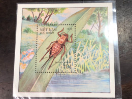 VIET  NAM  STAMPS BLOCKS-49(1986 Mormon Cricket Anabrus Simplex)1 Pcs Good Quality - Vietnam