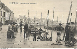 Le Croisic Les Pêcheurs Se Reposent - Le Croisic