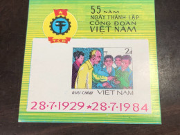 VIET  NAM  STAMPS BLOCKS-29(1984 President Ho Chi Minh With Munitions Workers Imperf)1 Pcs Good Quality - Vietnam