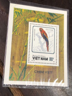 VIET  NAM  STAMPS BLOCKS-61(1988 Scarlet Macaw Ara Chloroptera)1 Pcs Good Quality - Viêt-Nam