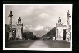 AK Berlin, Blick über Die Ost-West-Achse Zur Siegessäule Am Ende Der Charlottenburger Brücke  - Tiergarten