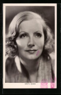 AK Schauspielerin Greta Garbo, Portrait Von Vorne, Der Blick Nach Oben Gerichtet  - Acteurs