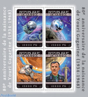 Guinea, Republic 2014 80th Anniversary Of Yuri Gagarin, Mint NH, Transport - Space Exploration - Autres & Non Classés