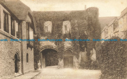 R639229 Chichester. Entrance To Bishops Palace. W. H. Barrett. Frith Series. No. - Monde